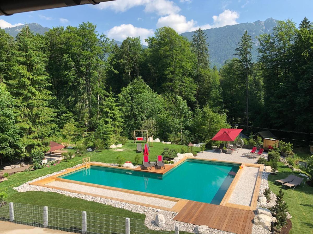 Bayern Resort Hotel - Adults Only - Mit Zugspitzblick - Eibsee-Naehe - Wellnessbereich - Naturpool Im Sommer グライナウ エクステリア 写真