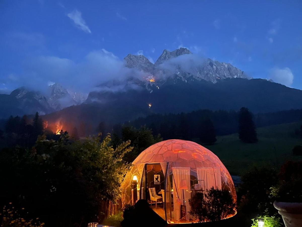 Bayern Resort Hotel - Adults Only - Mit Zugspitzblick - Eibsee-Naehe - Wellnessbereich - Naturpool Im Sommer グライナウ エクステリア 写真
