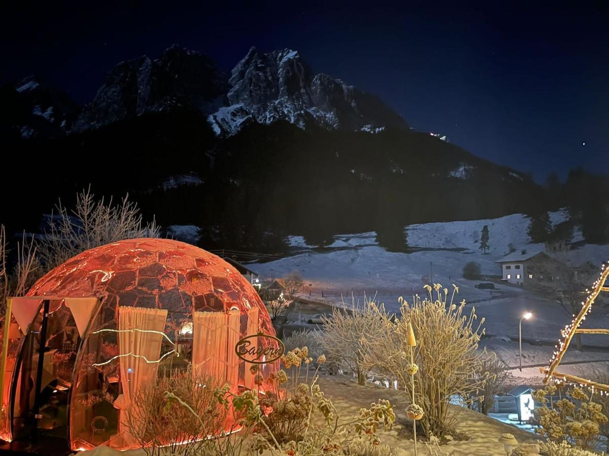 Bayern Resort Hotel - Adults Only - Mit Zugspitzblick - Eibsee-Naehe - Wellnessbereich - Naturpool Im Sommer グライナウ エクステリア 写真