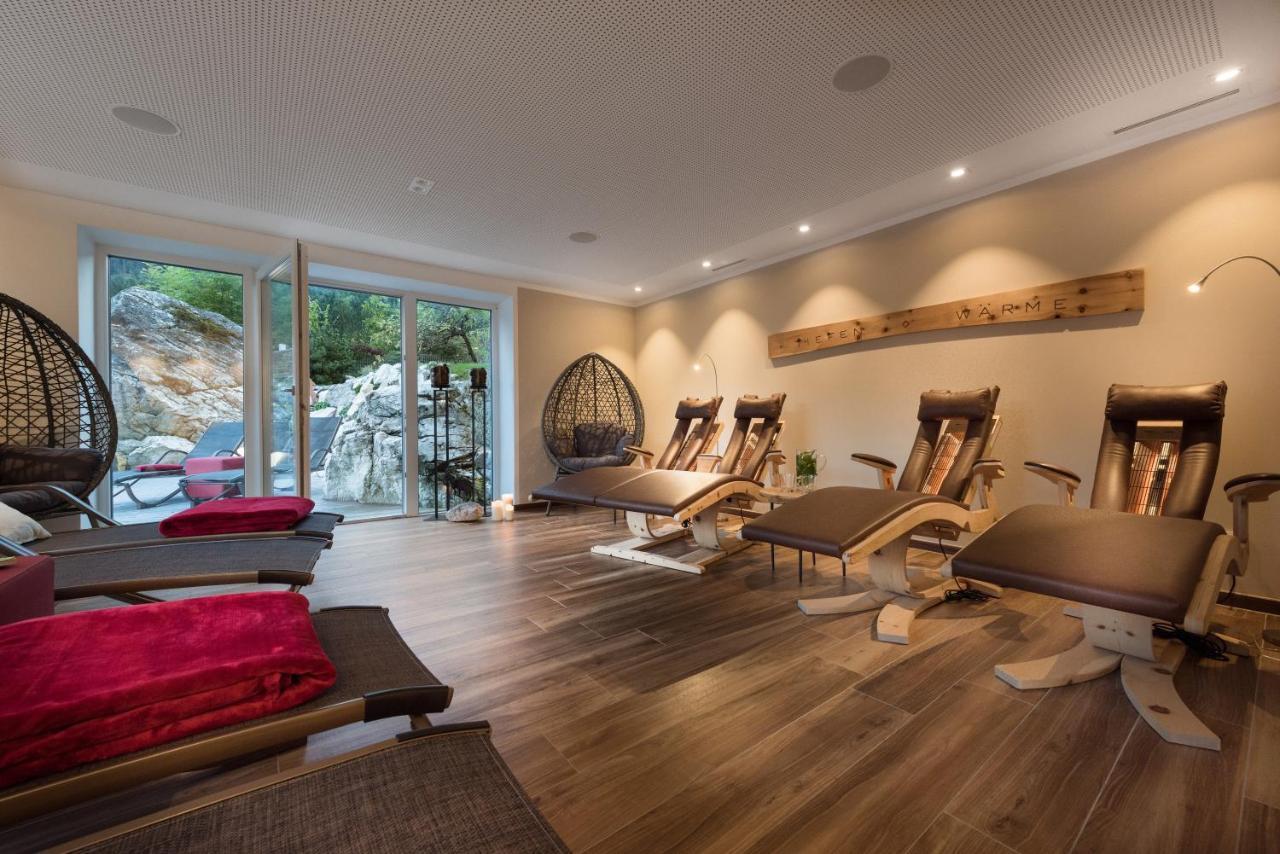 Bayern Resort Hotel - Adults Only - Mit Zugspitzblick - Eibsee-Naehe - Wellnessbereich - Naturpool Im Sommer グライナウ エクステリア 写真