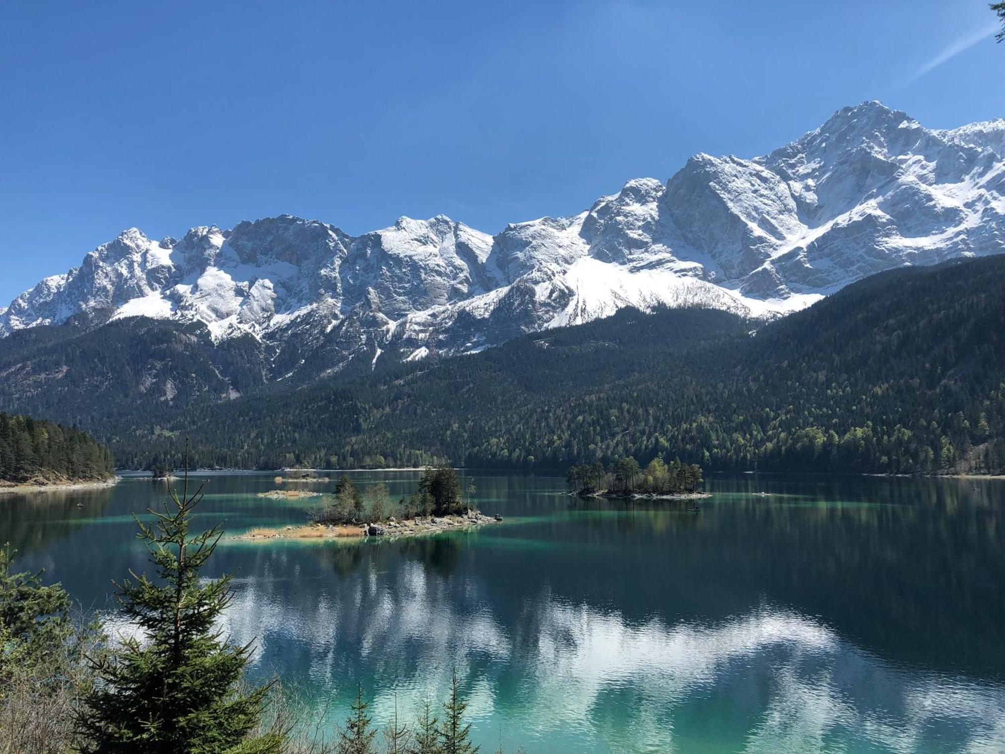 Bayern Resort Hotel - Adults Only - Mit Zugspitzblick - Eibsee-Naehe - Wellnessbereich - Naturpool Im Sommer グライナウ エクステリア 写真