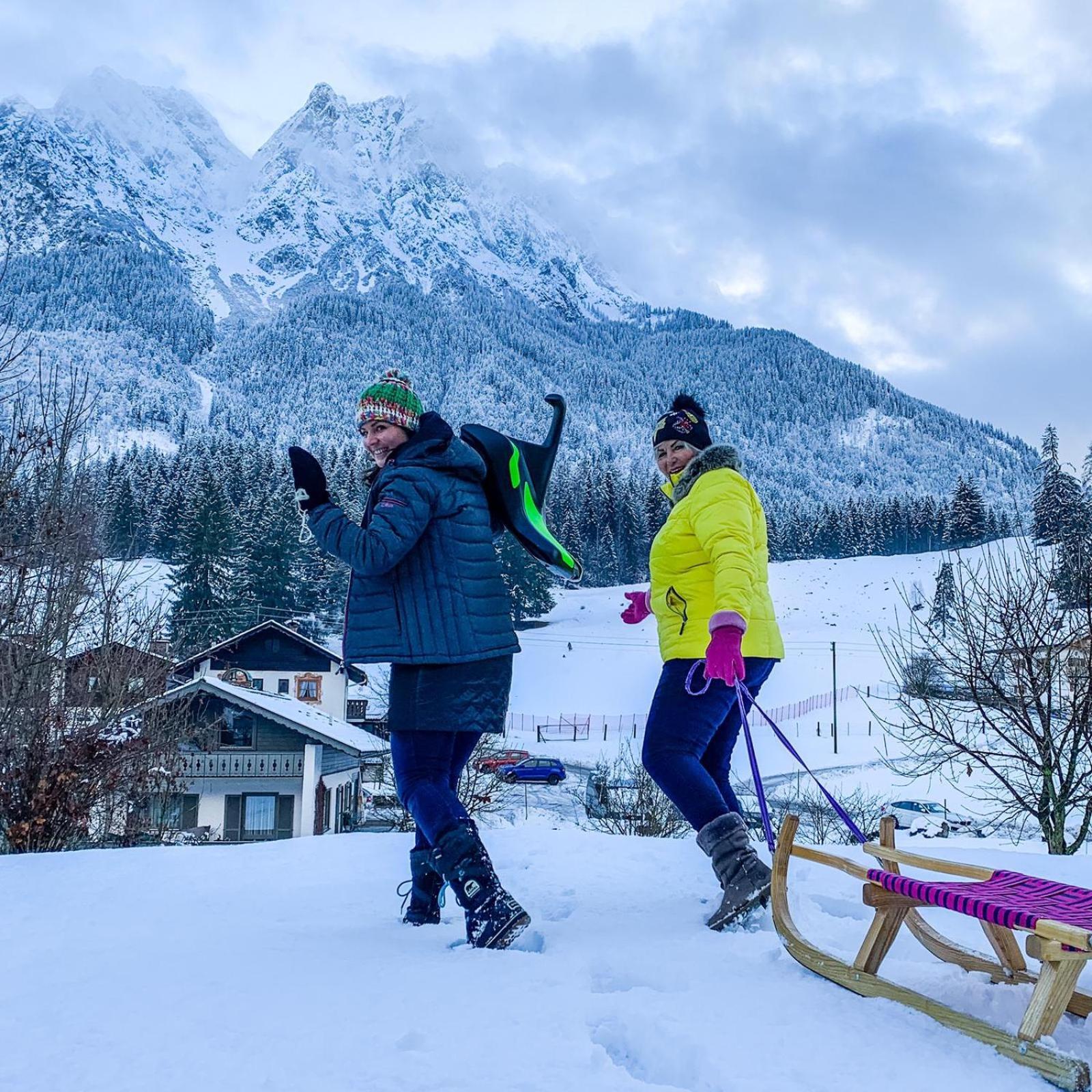 Bayern Resort Hotel - Adults Only - Mit Zugspitzblick - Eibsee-Naehe - Wellnessbereich - Naturpool Im Sommer グライナウ エクステリア 写真