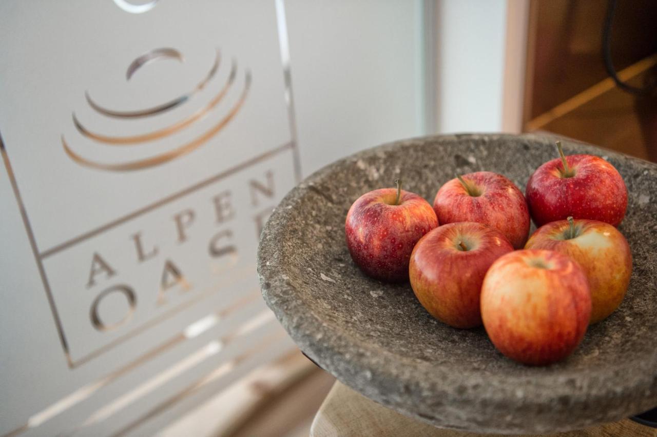 Bayern Resort Hotel - Adults Only - Mit Zugspitzblick - Eibsee-Naehe - Wellnessbereich - Naturpool Im Sommer グライナウ エクステリア 写真