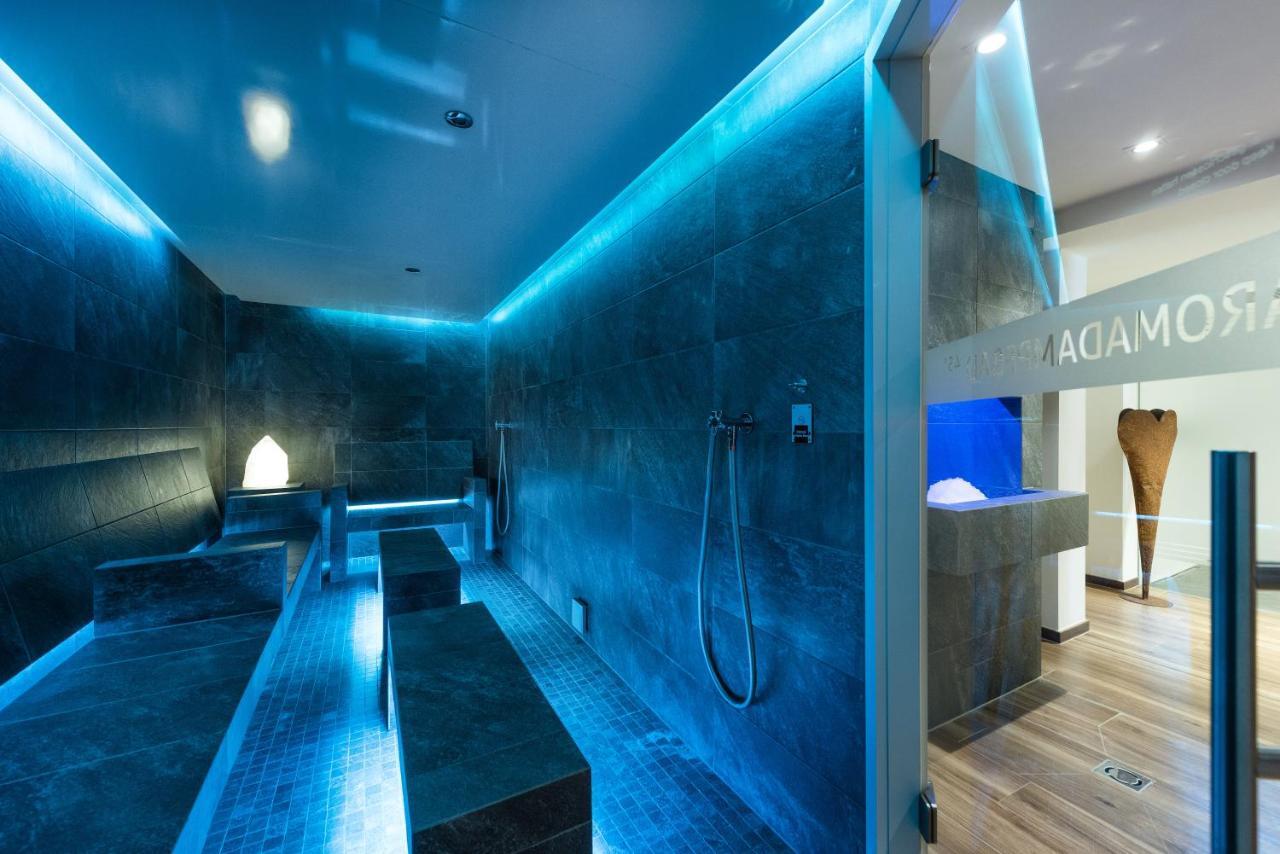 Bayern Resort Hotel - Adults Only - Mit Zugspitzblick - Eibsee-Naehe - Wellnessbereich - Naturpool Im Sommer グライナウ エクステリア 写真