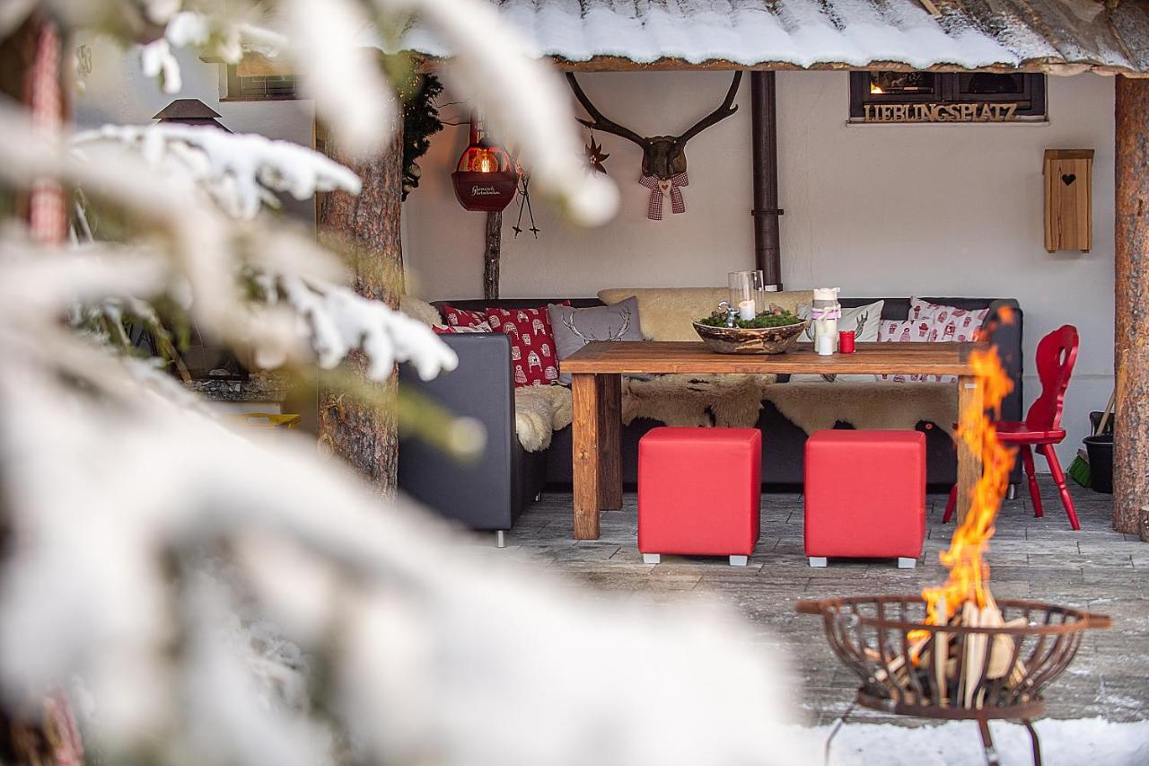 Bayern Resort Hotel - Adults Only - Mit Zugspitzblick - Eibsee-Naehe - Wellnessbereich - Naturpool Im Sommer グライナウ エクステリア 写真
