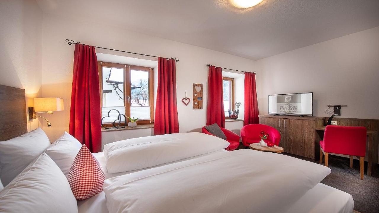 Bayern Resort Hotel - Adults Only - Mit Zugspitzblick - Eibsee-Naehe - Wellnessbereich - Naturpool Im Sommer グライナウ エクステリア 写真